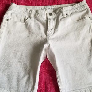 Calvin Klein White Jean Short - Size 30 (10)